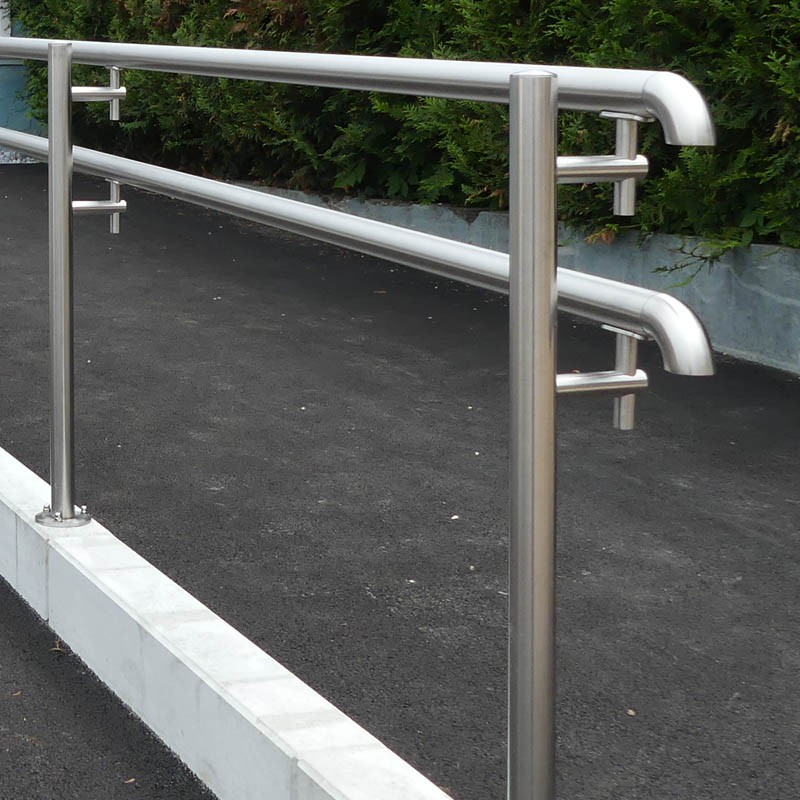 double main courante rampe erp pmr exterieure